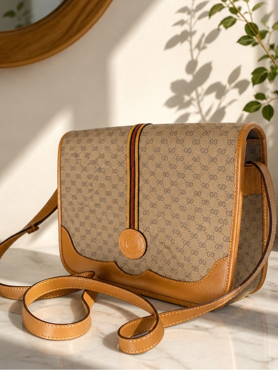 Gucci Handbags - Authentic Gucci Sherry Line Leather Crossbody/Shoulder Bag.